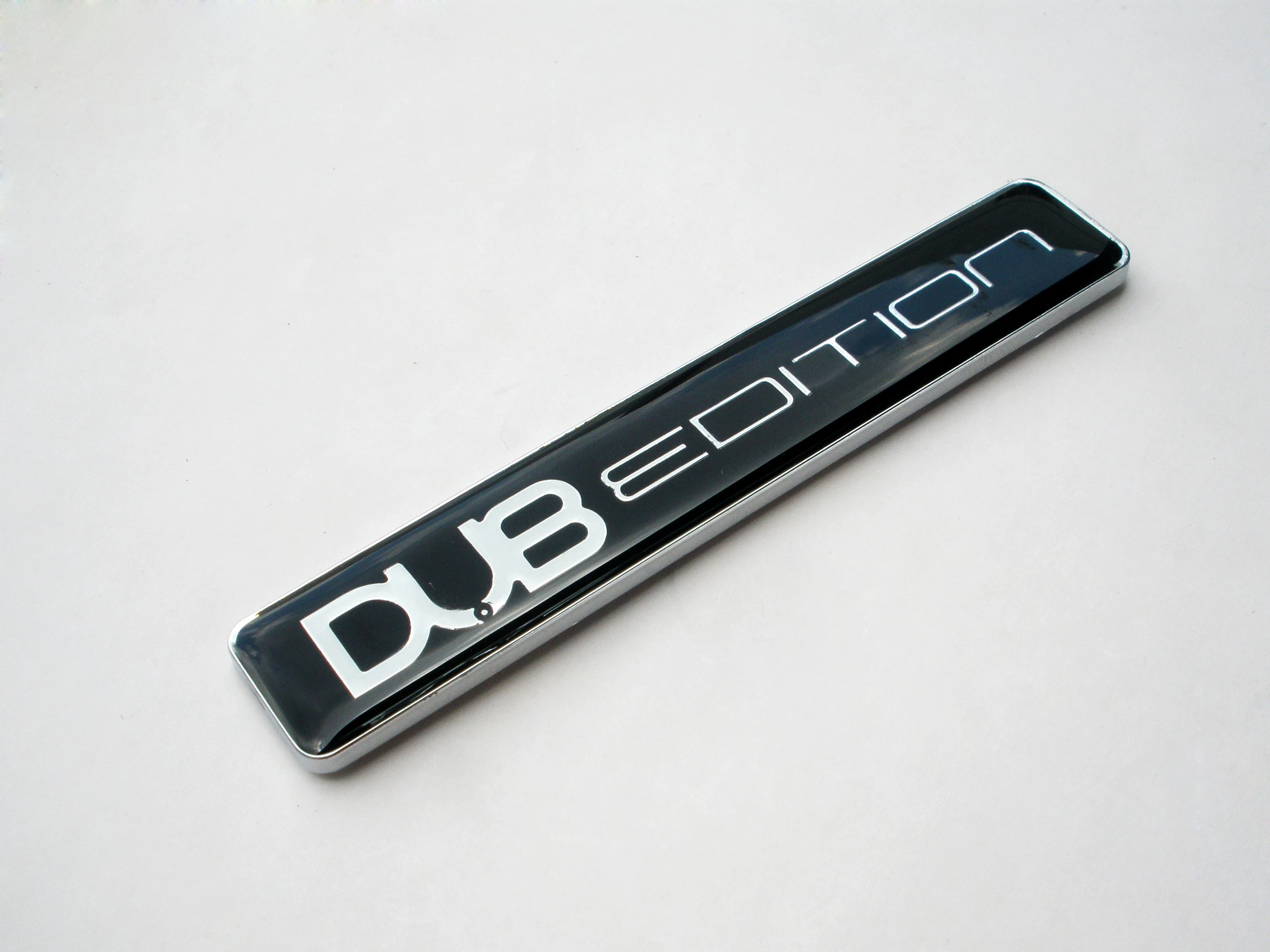 Chrome Emblem Dub Edition car  - огляд і ціна Golf Equipment Used